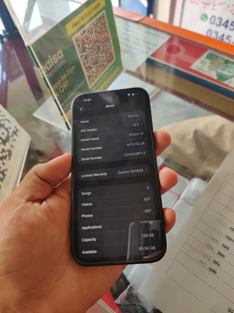 Apple iPhone 15 4
