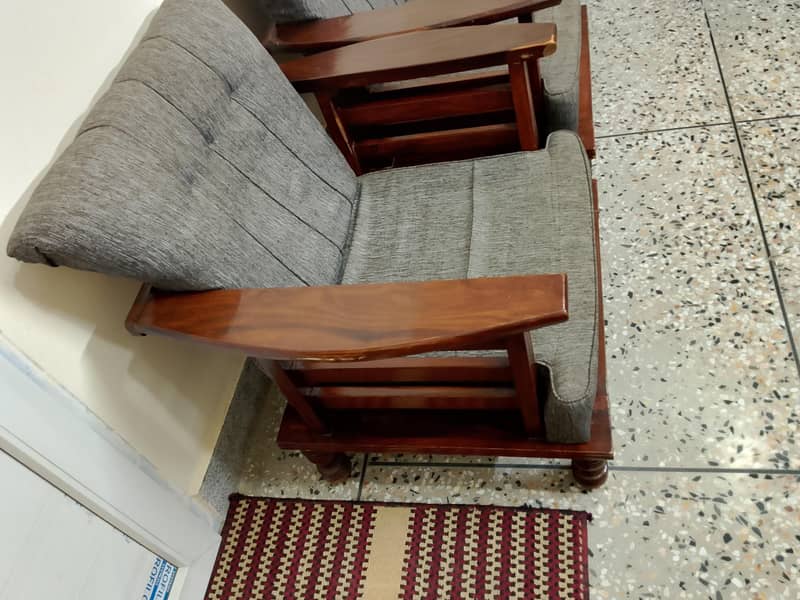5- seater sofas 0