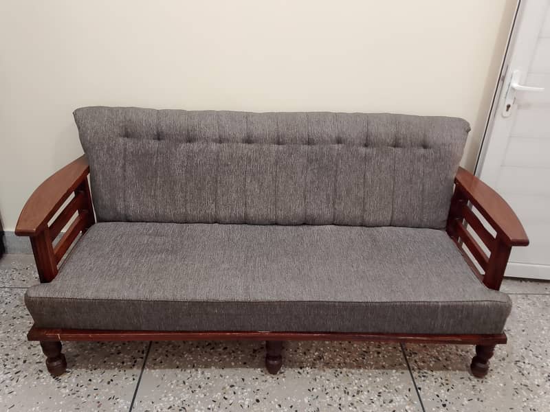 5- seater sofas 4