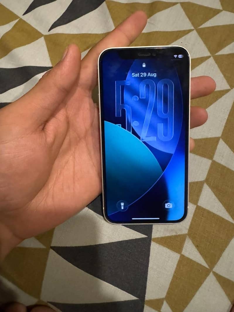 Apple iPhone 12 mini 4