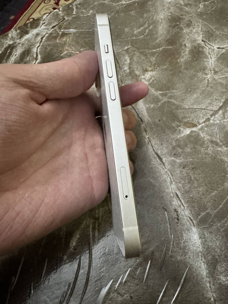 Apple iPhone 13 3