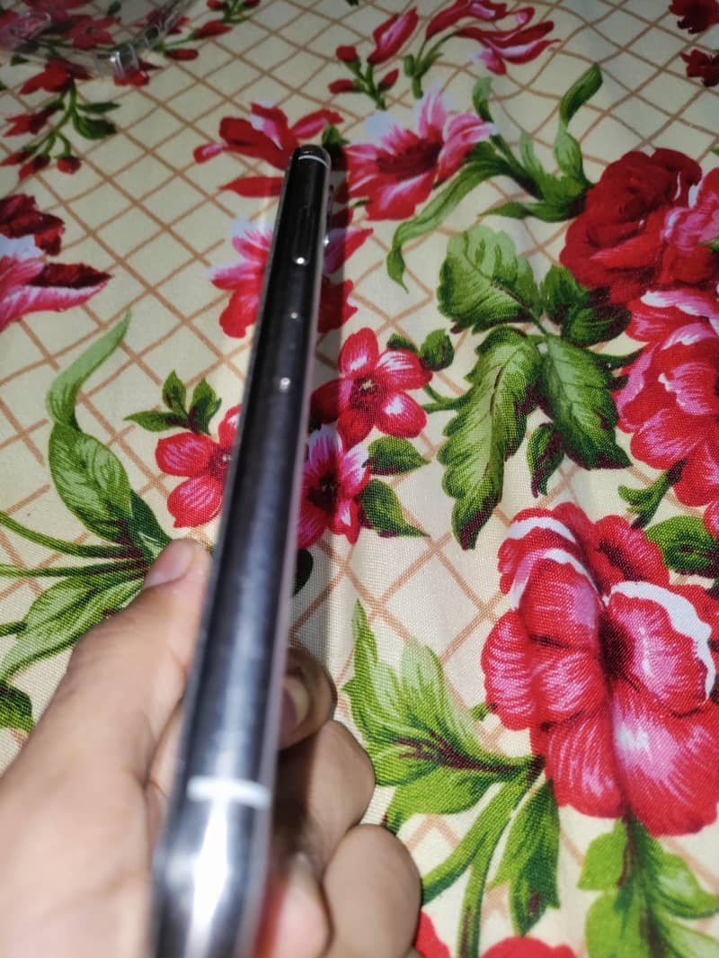 Apple iPhone X 3