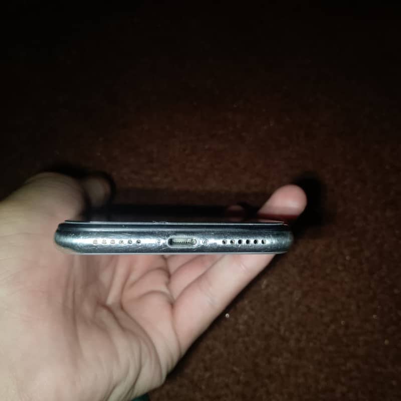 Apple iPhone X 3