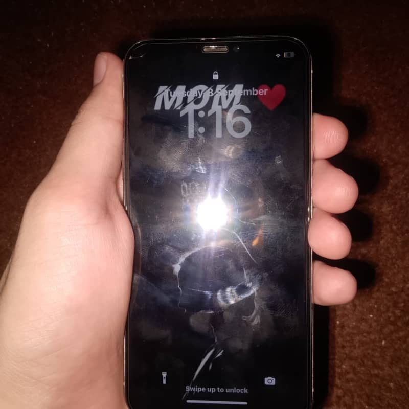 Apple iPhone X 4