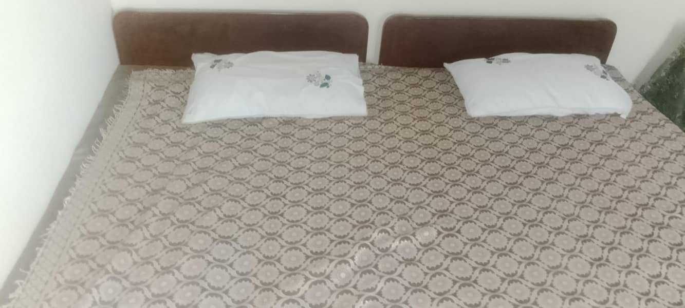 wooden bed 1