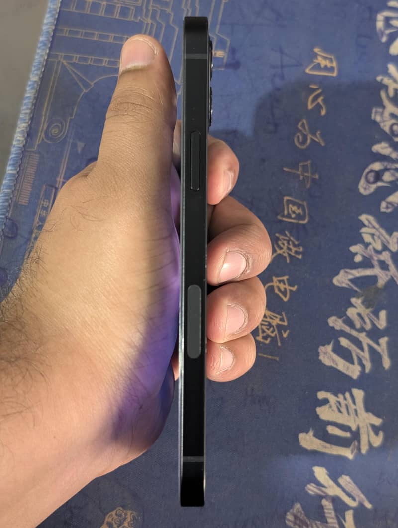 Apple iPhone 12 6