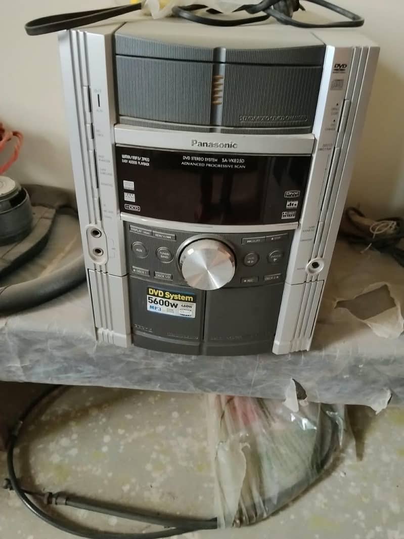 amplifier and speaker 0