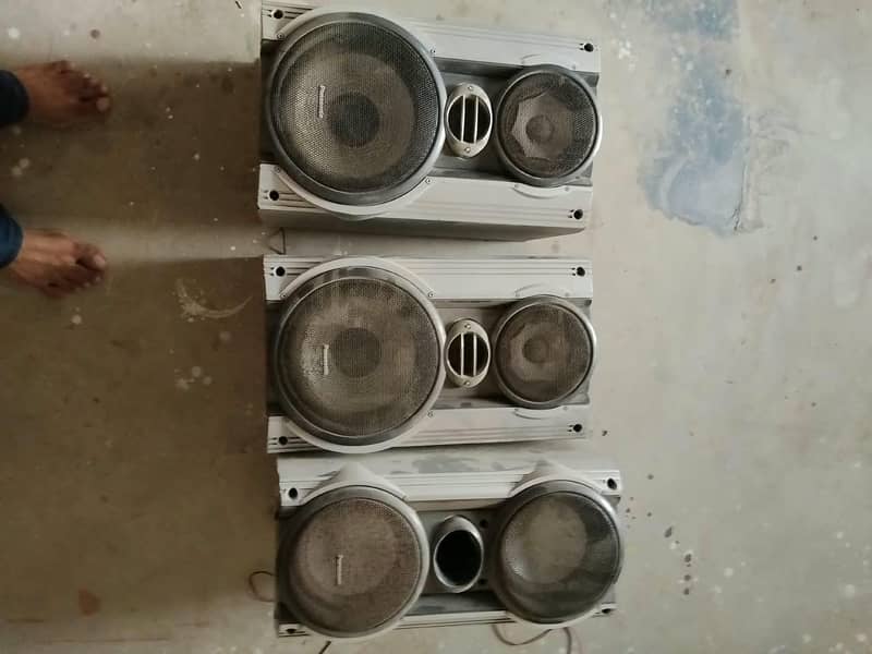 amplifier and speaker 1