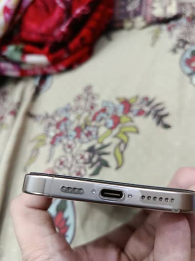 Iphone 16 pro max jave