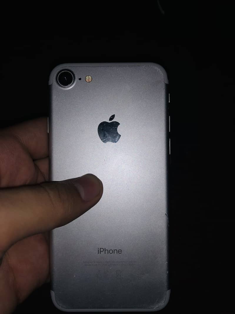 Apple iPhone 7 0