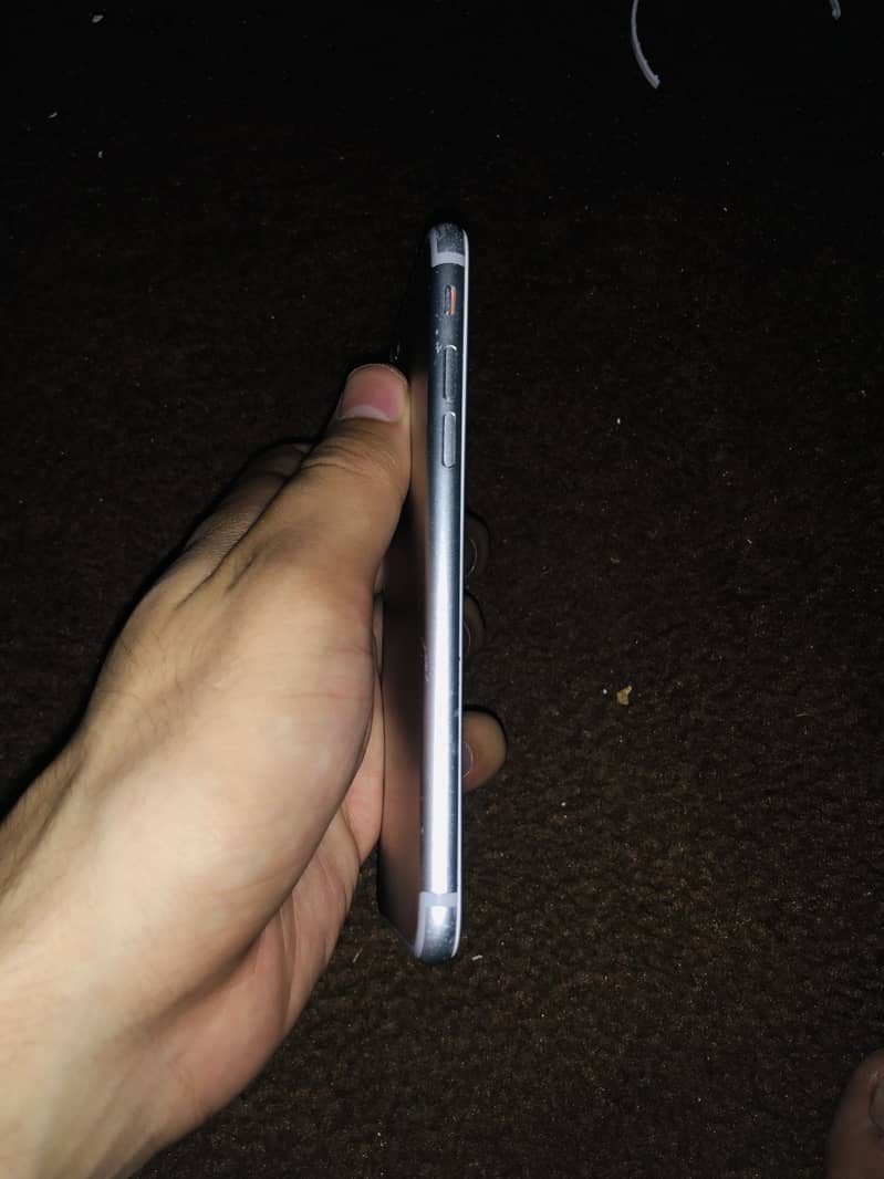 Apple iPhone 7 4