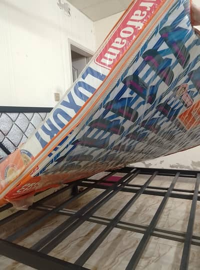 QUEEN SIZE BED FOR SALE