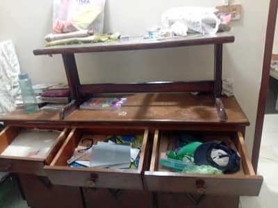 divider 6 ft with 3 ft table mirror ok condition h