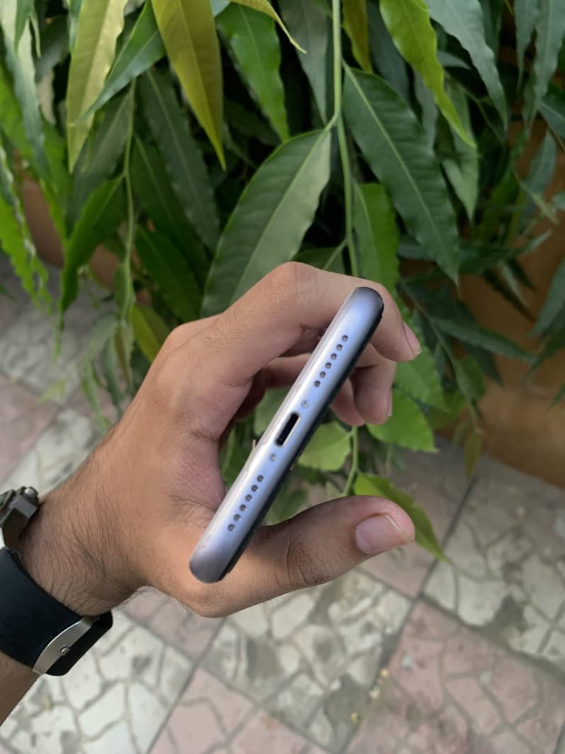 Apple iPhone 11 2