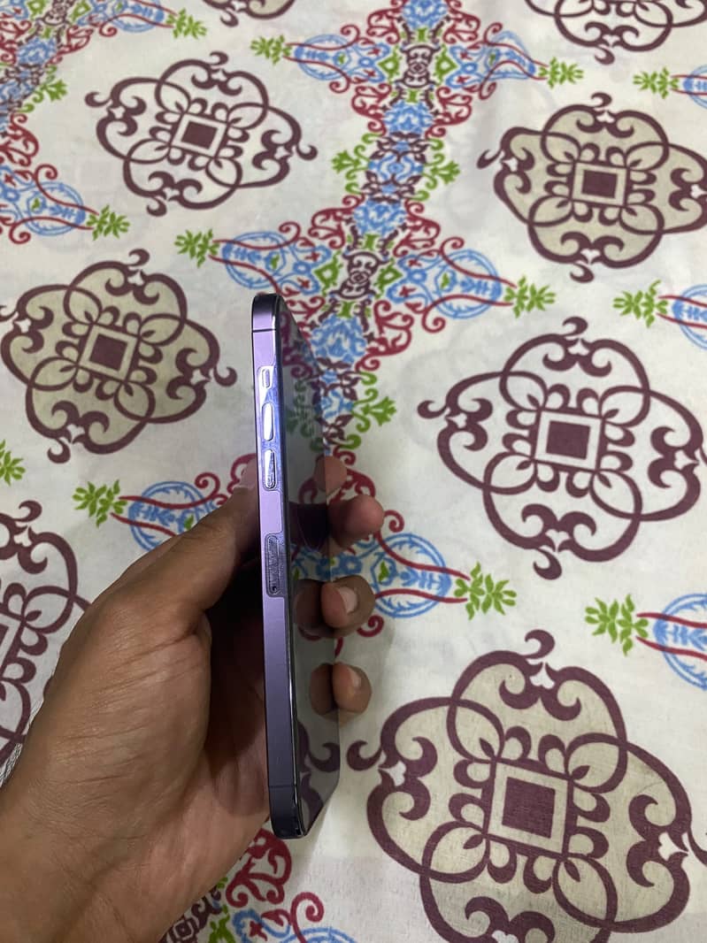 Apple iPhone 14 Pro Max 4