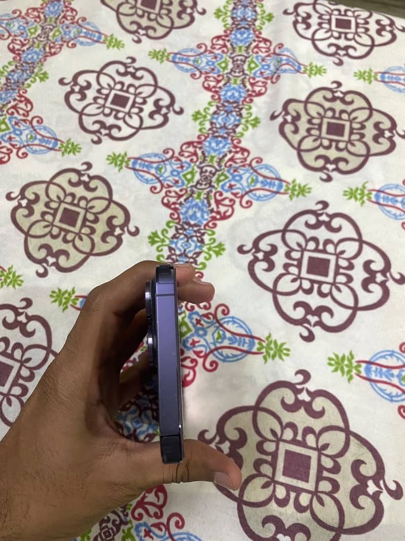 Apple iPhone 14 Pro Max 8