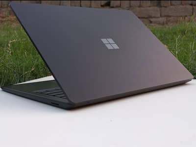 Microsoft Surface 5 | Core i5 12thGen | 4Gb Iris Graphics
