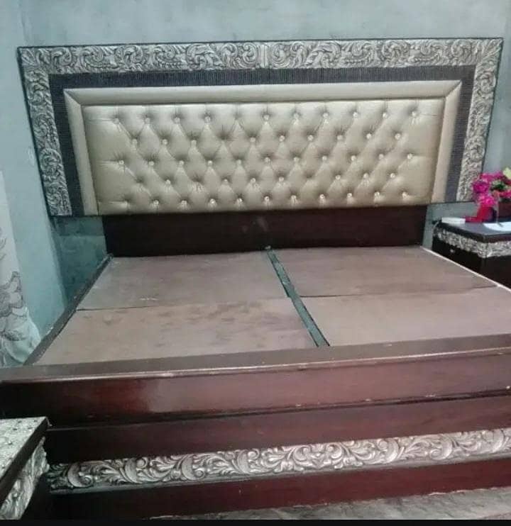 Bed (king size) 3