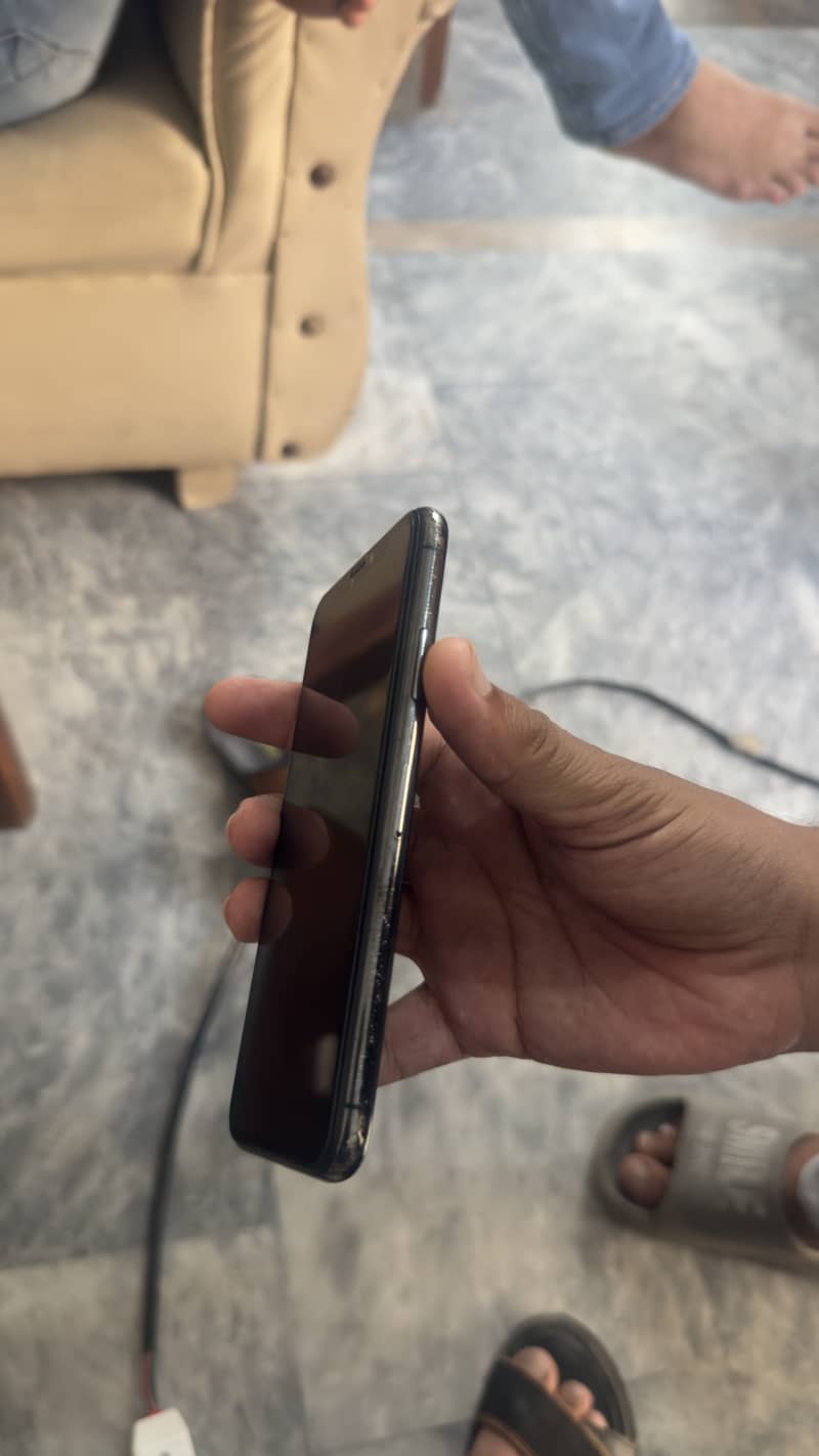 Apple iPhone X 3