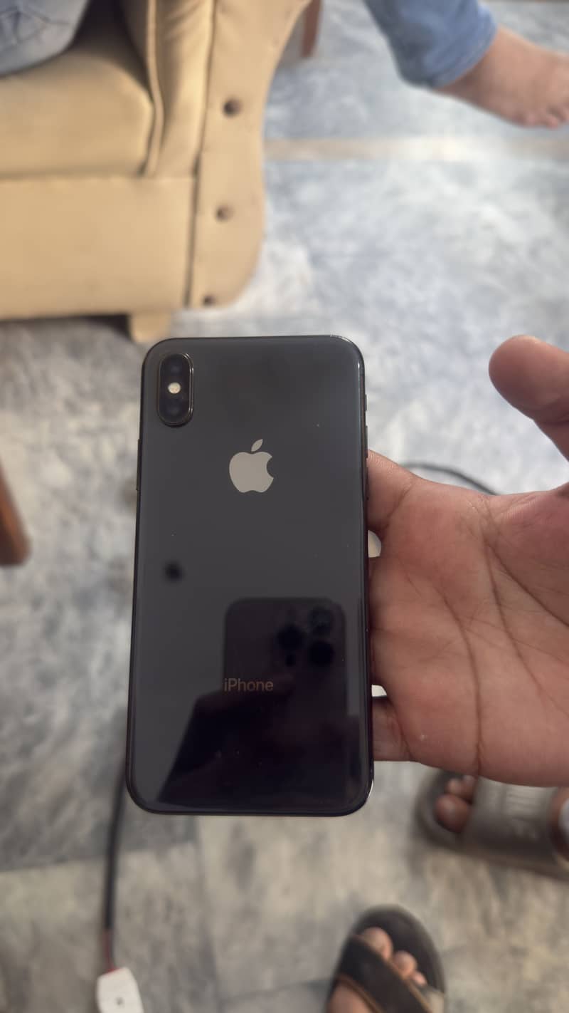 Apple iPhone X 4