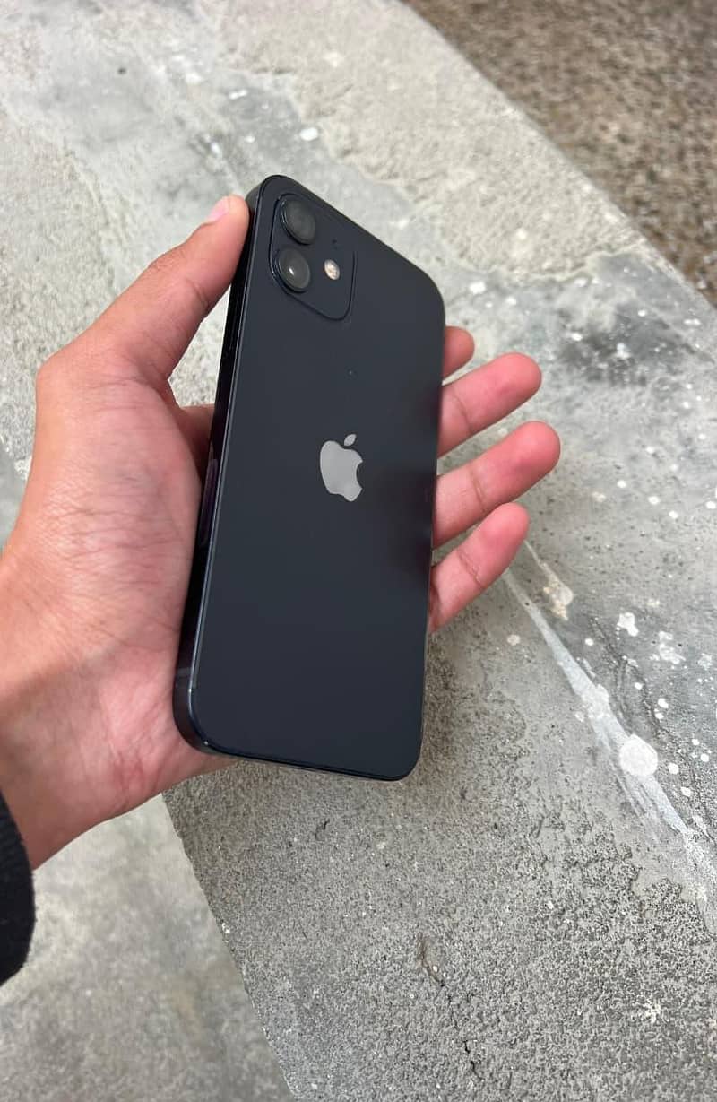 Apple iPhone 12 6