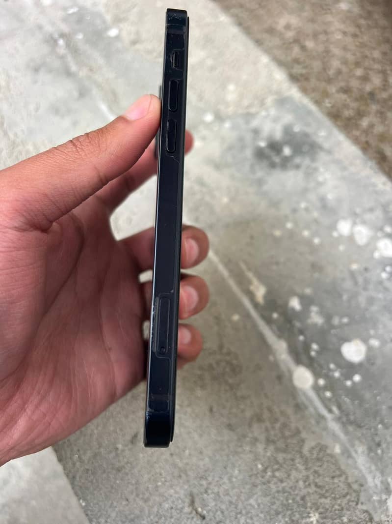 Apple iPhone 12 7