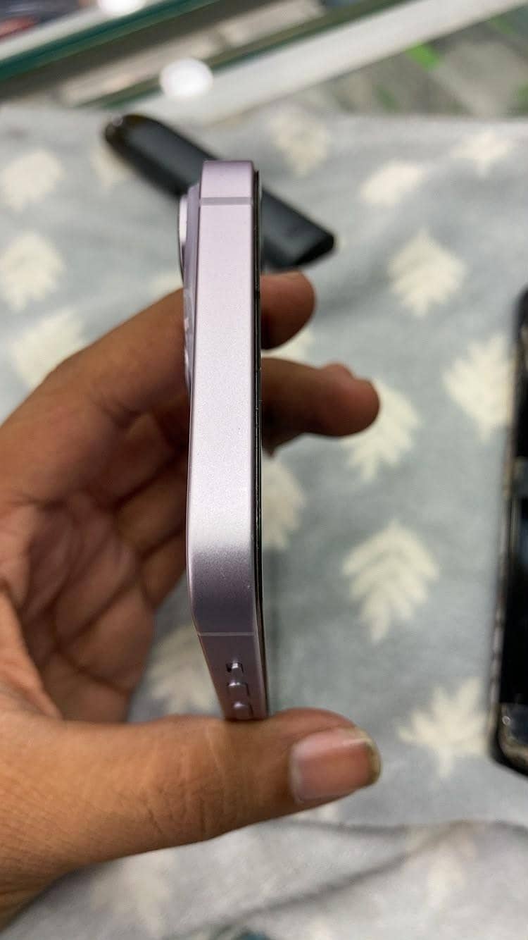 Apple iPhone 14 6