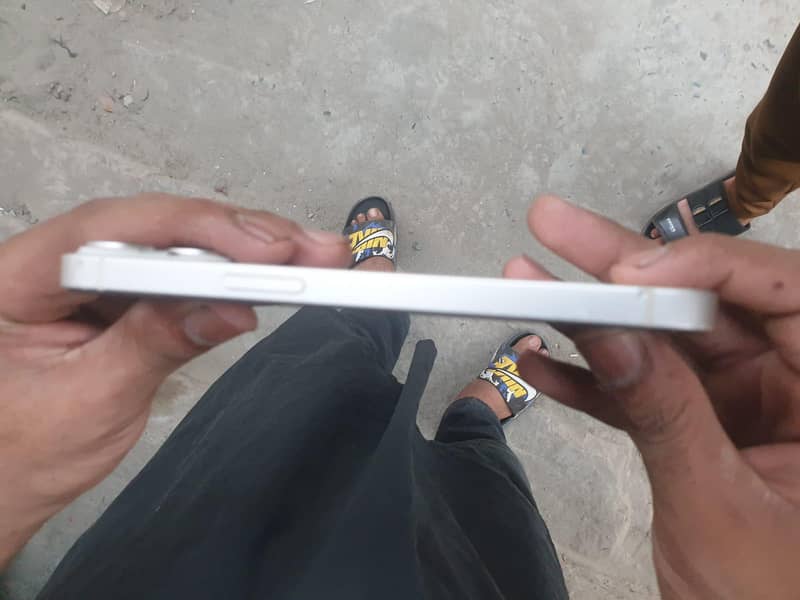 Apple iPhone 14 5