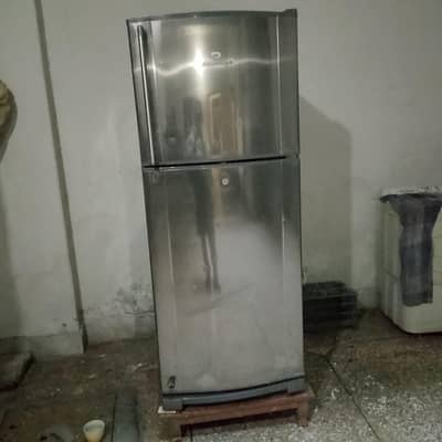 Dawlance Refrigerator for Sale – Excellent Condition