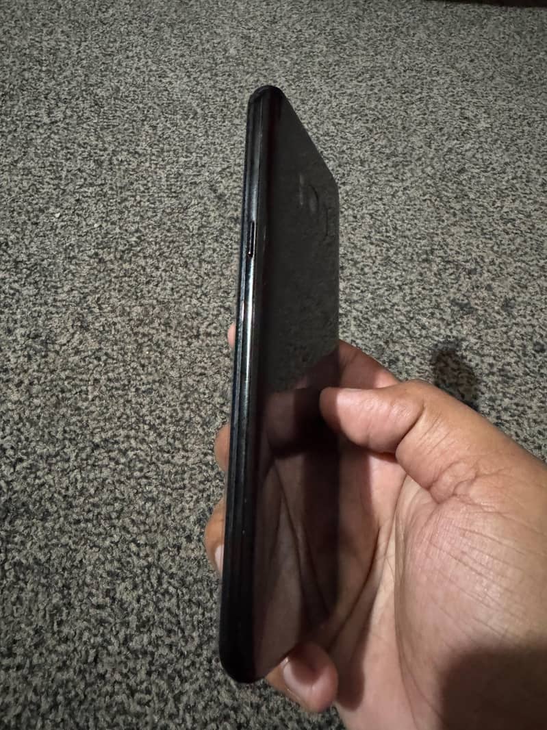 Samsung Mobile S8 Plus 1