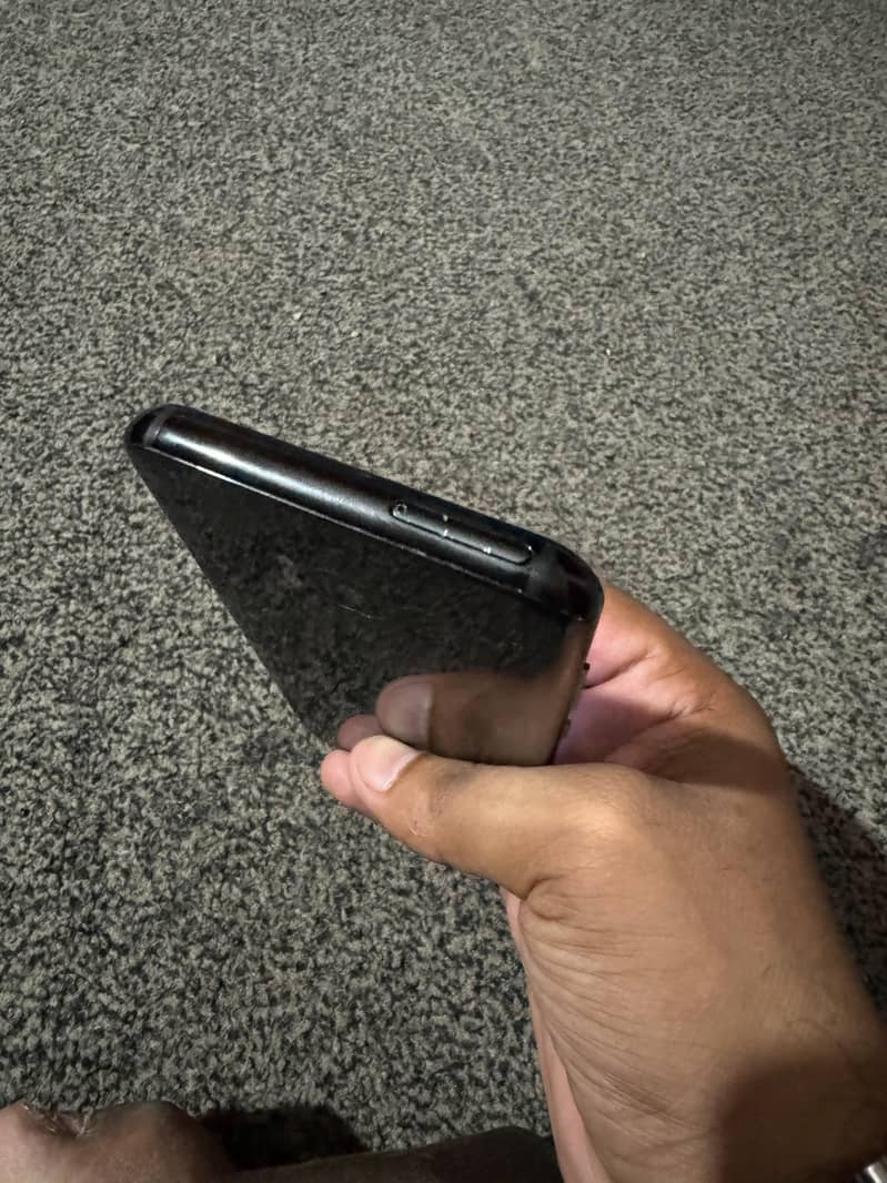 Samsung Mobile S8 Plus 5