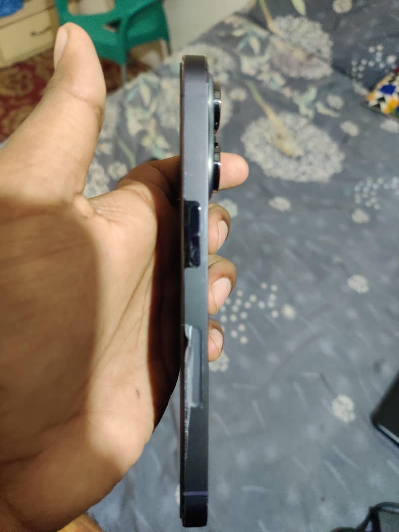 Apple iPhone 14 Pro 1
