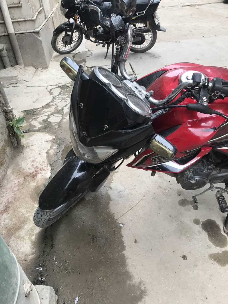 Honda CB150F 1