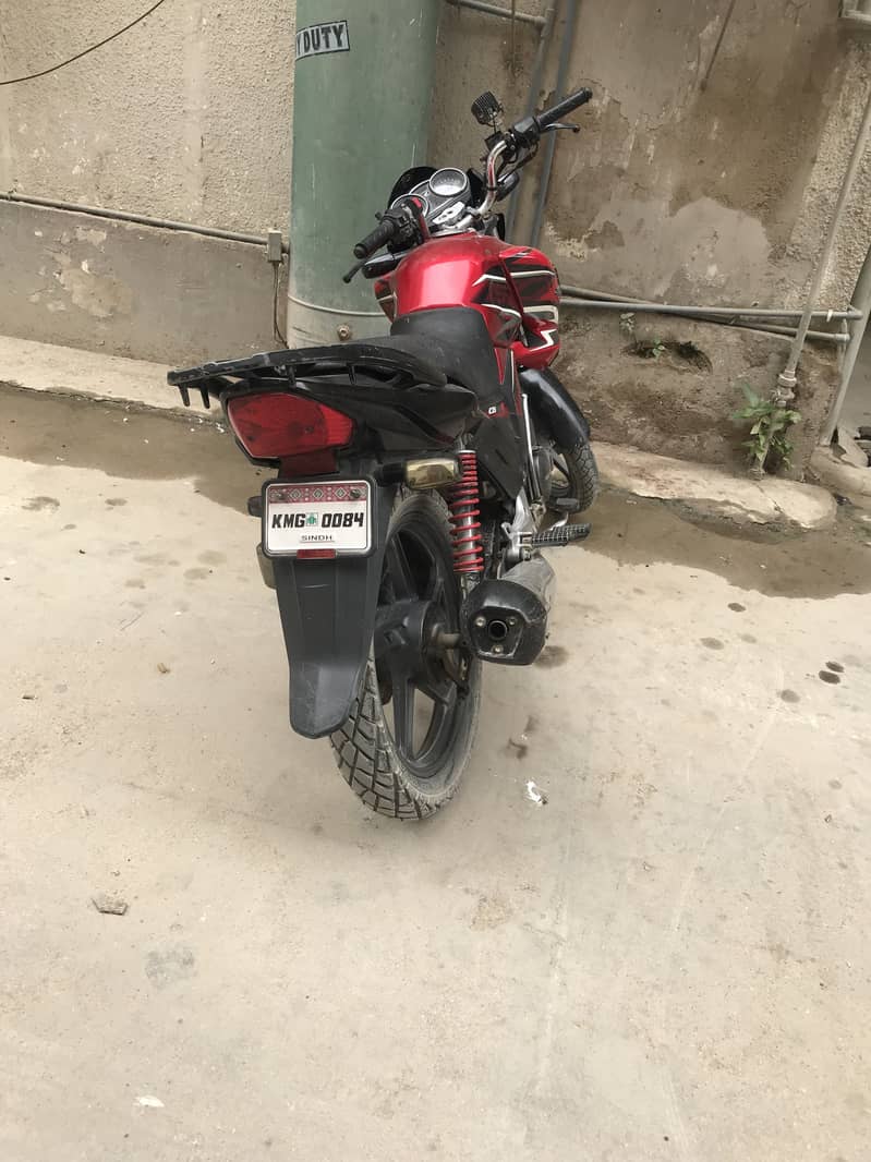 Honda CB150F 3