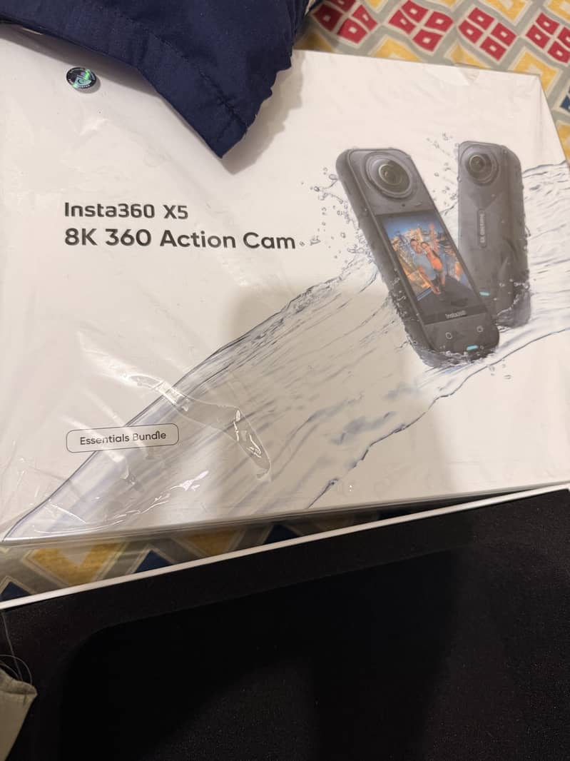 Insta360 x5 Essential Bundle 0