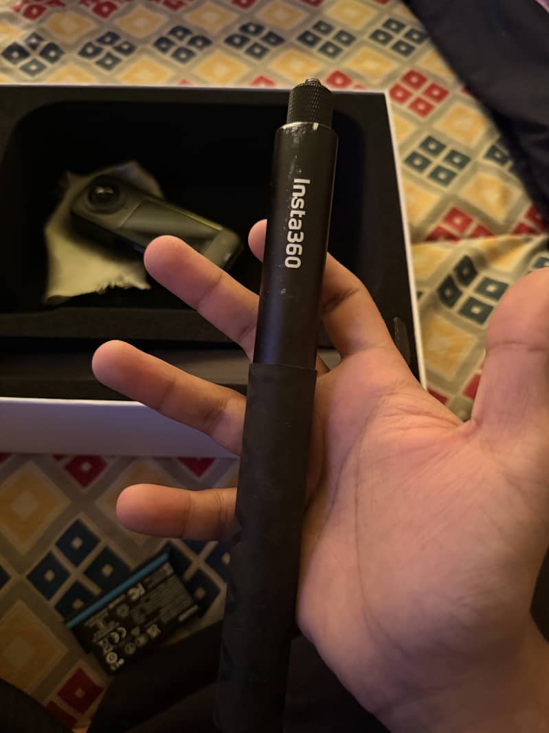 Insta360 x5 Essential Bundle 2