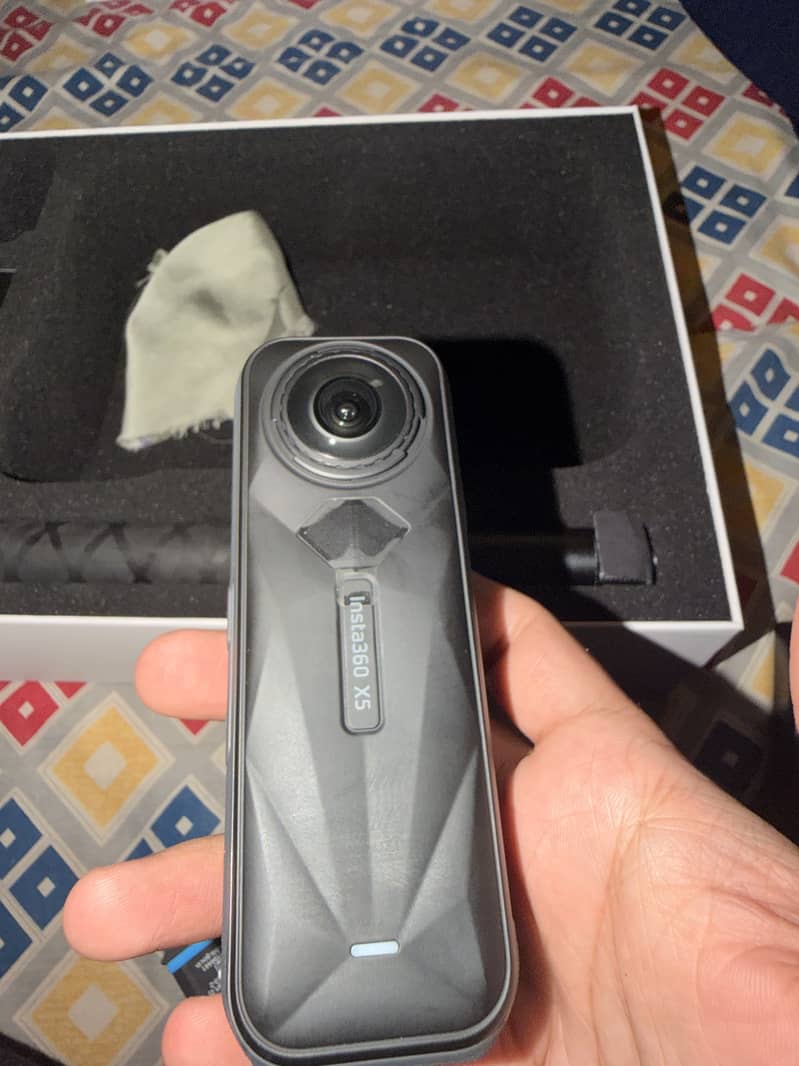Insta360 x5 Essential Bundle 3