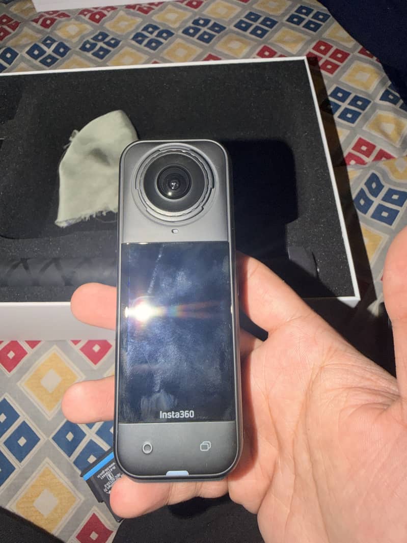 Insta360 x5 Essential Bundle 4