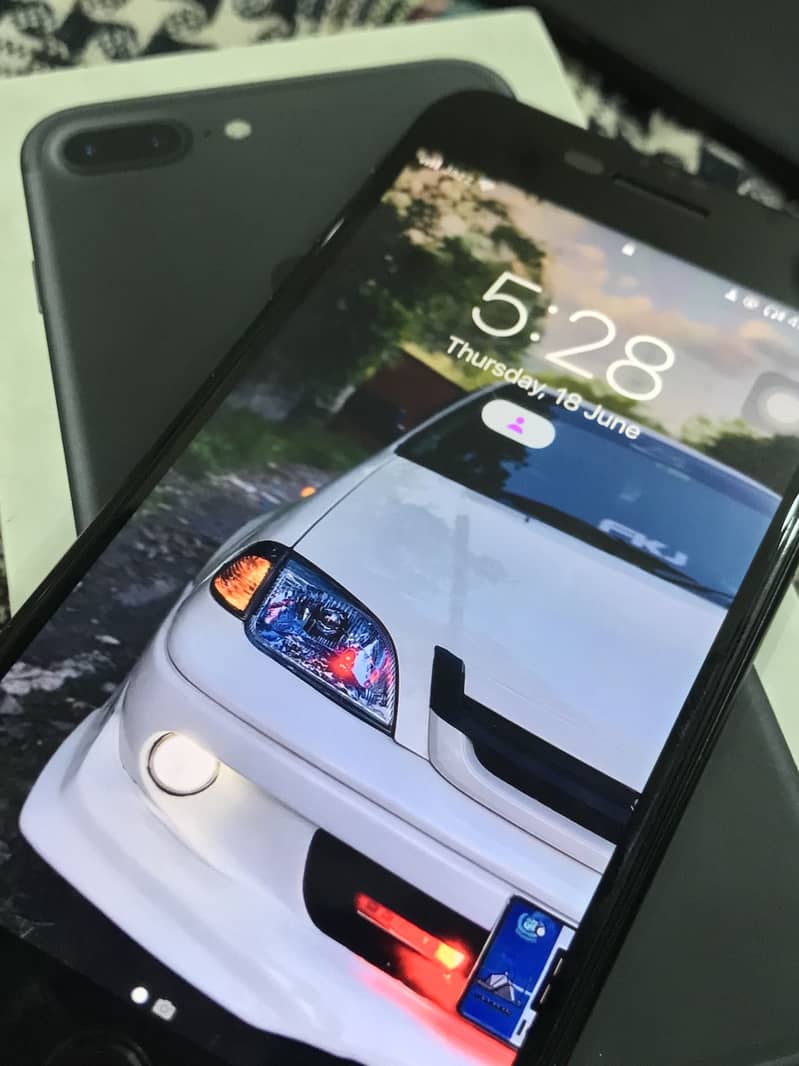 Apple iPhone 7 Plus 2