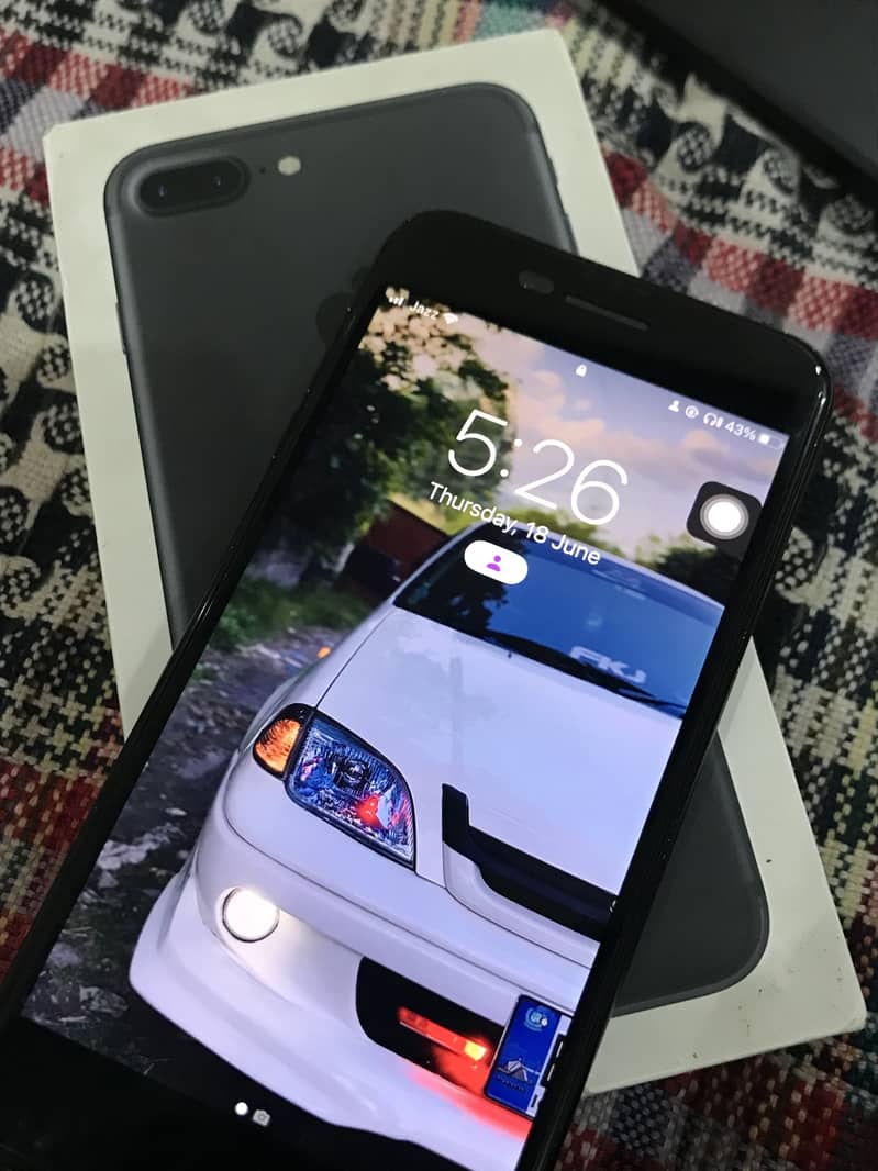 Apple iPhone 7 Plus 3