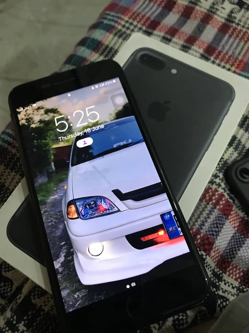 Apple iPhone 7 Plus 6