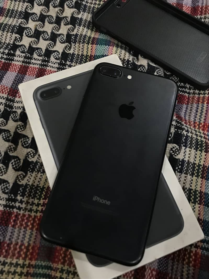 Apple iPhone 7 Plus 8