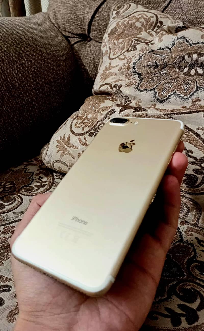 Apple iPhone 7 Plus 0