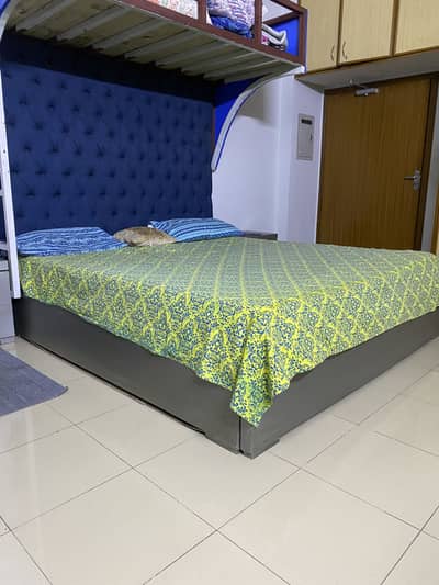 King size Wooden bed with mattress