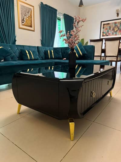 Central Table/Coffee Table/Designer Table/lounge Table/Home furniture