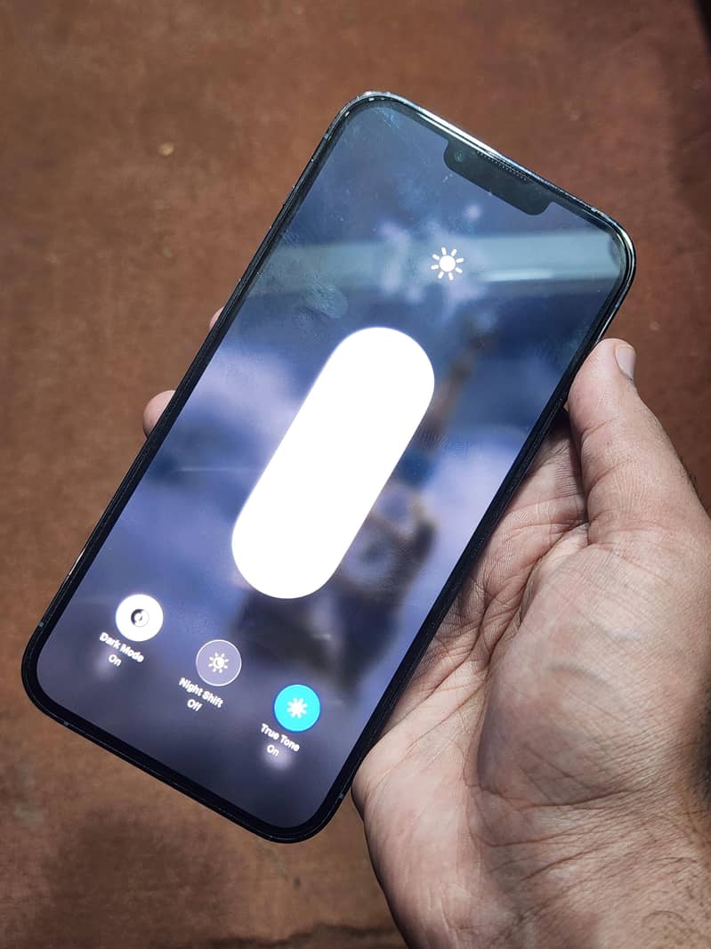 Apple iPhone 13 Pro Max 4