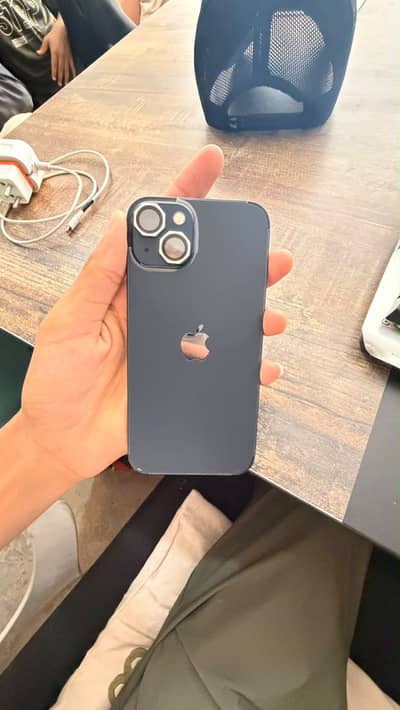 Apple iPhone 13