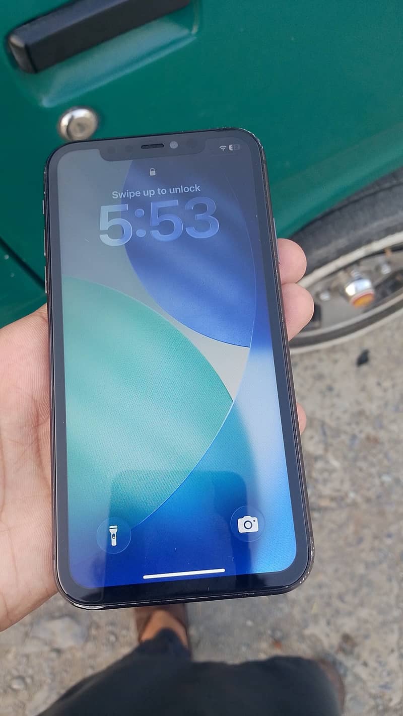 Apple iPhone 11 3