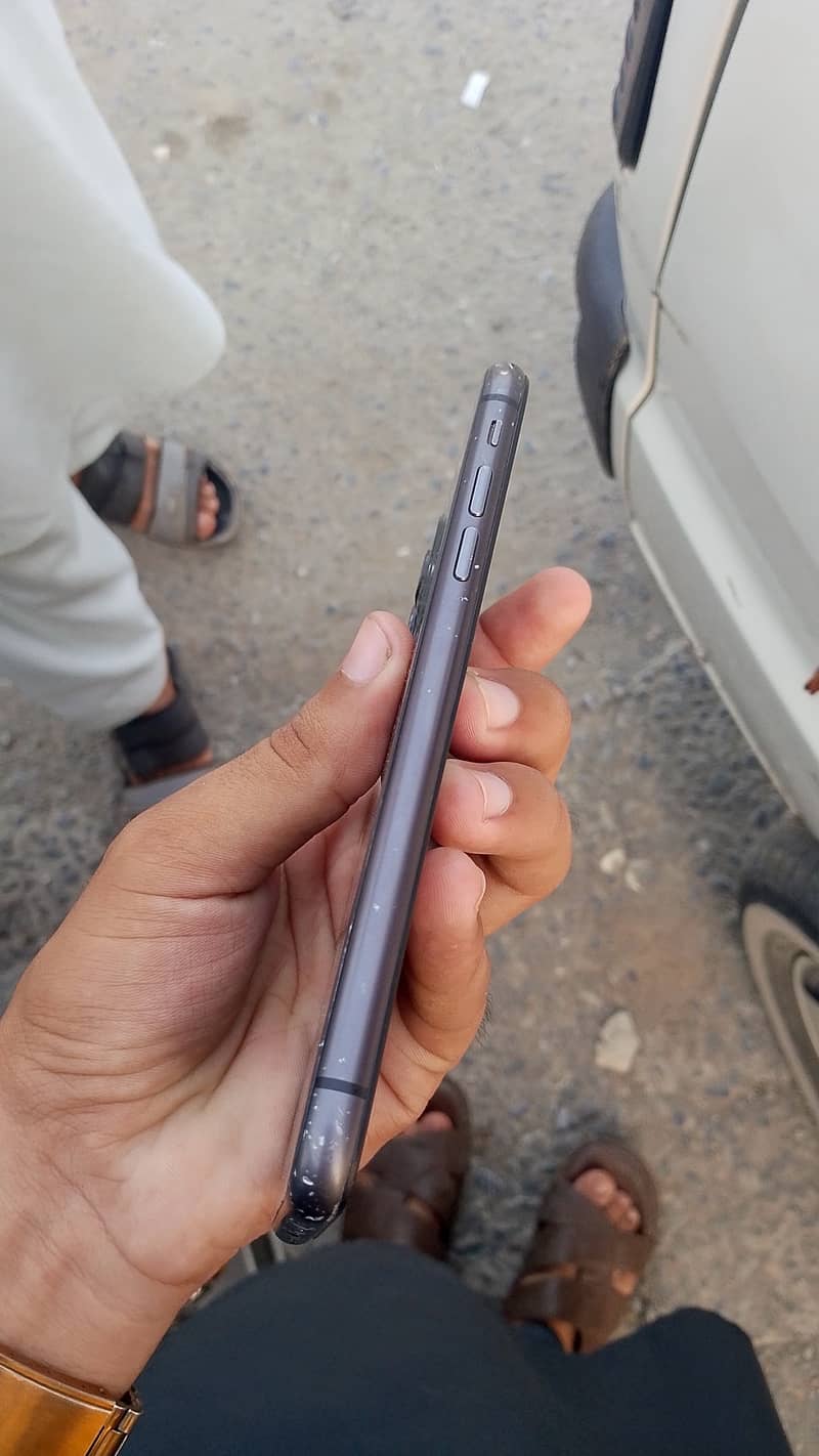Apple iPhone 11 5