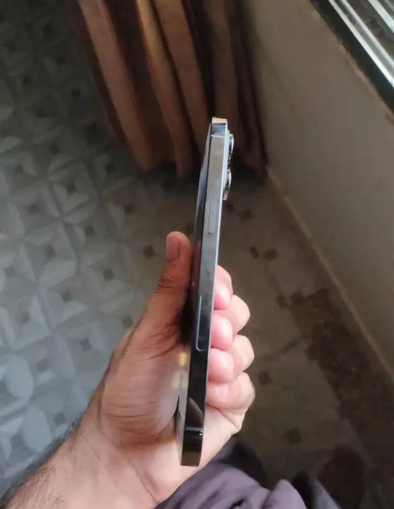Apple iPhone 14 Pro Max 3
